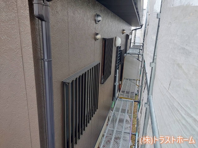 2階建て住宅塗り替仕上がりアイアンバーグ