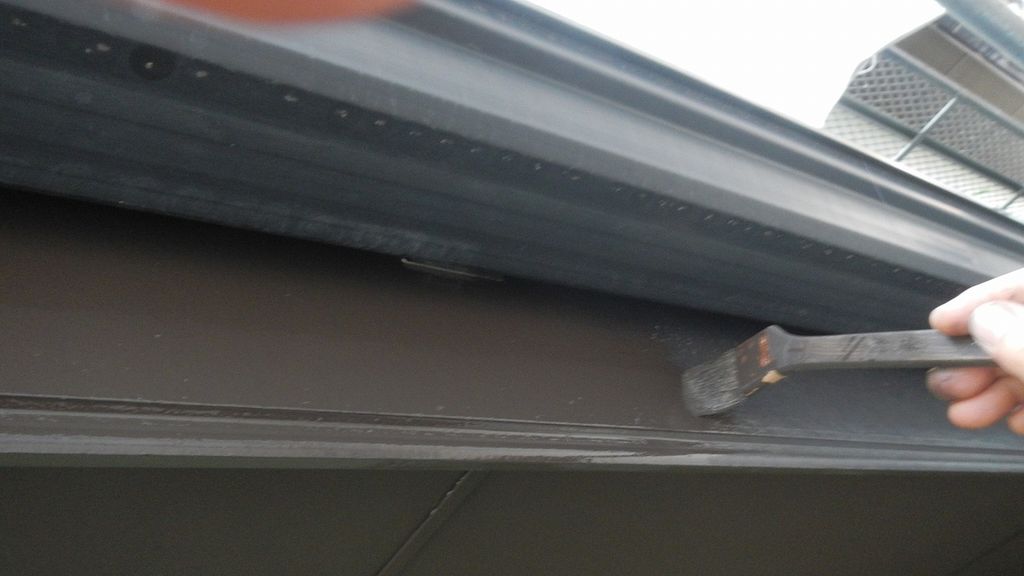 【現場ブログ】福岡市城南区の一戸建て住宅で付帯部の塗装作業