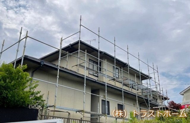現場ブログ★福岡市東区で塗装の為の足場を組み立てました！