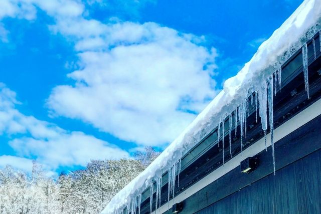 屋根に雪