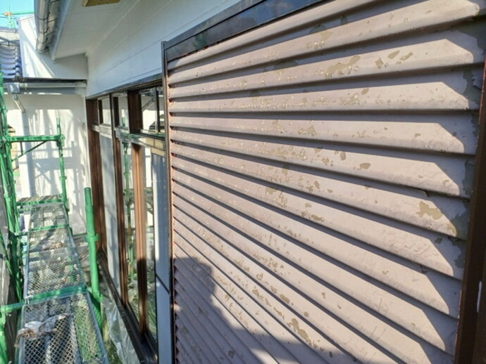 雨戸の塗装塗り替え｜N様邸の施工前画像