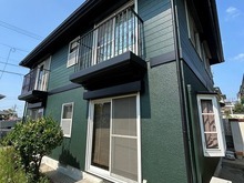 【糟屋郡宇美町】モスグリーンで存在感と重厚感のある外壁への画像